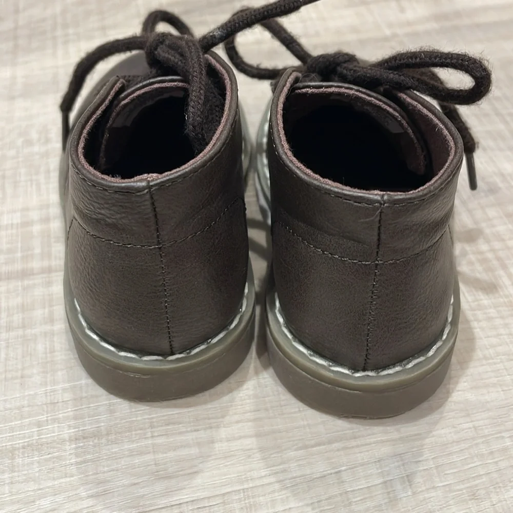 Toddler size 6 Brown faux leather boot shoes - Picture 6 of 6